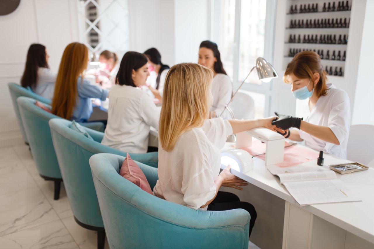 Group of girlfriends, manicure in holy nails pune