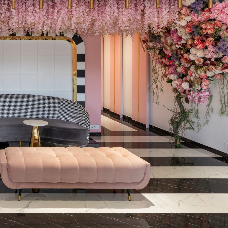 Baner-Holy-Nails-Interiors